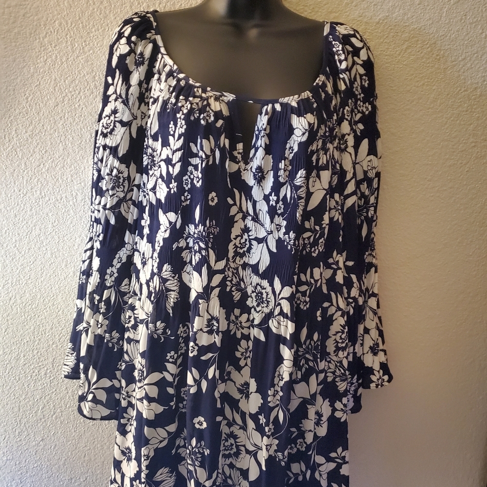 Avenue 22/24 floral blouse